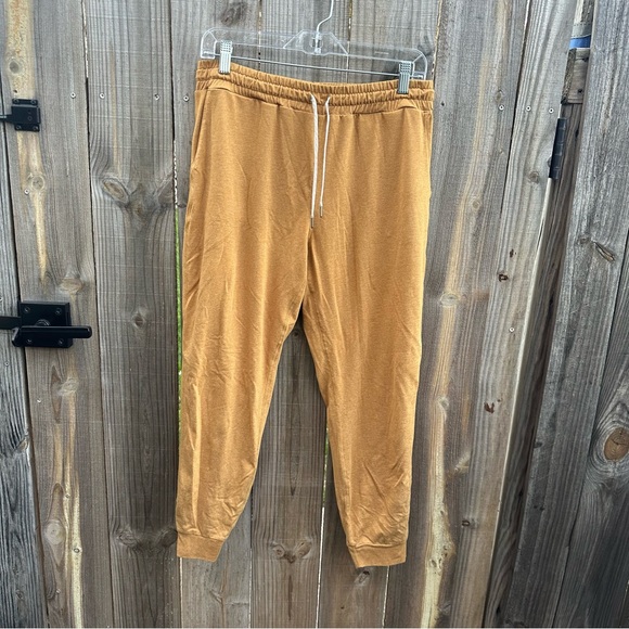 Vuori Pants - Vuori Pants Women's Medium Yellow Gold Dreamknit Performance Jogger